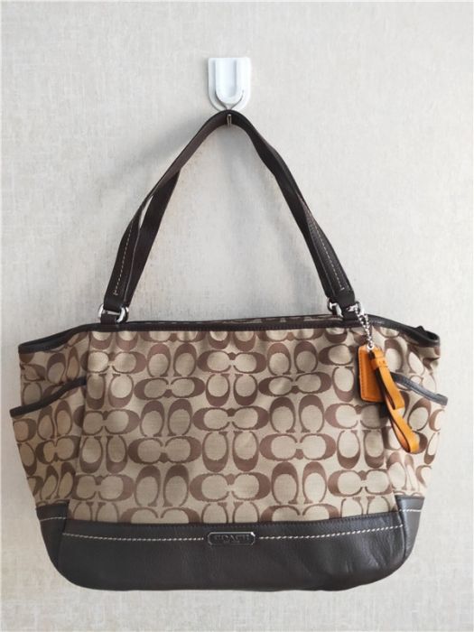 PARK SIGNATURE CARRIE (COACH F23297) on 100outlets.com