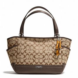 PARK SIGNATURE CARRIE (COACH F23297) on 100outlets.com