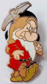 Disney Commemorative badges The dwarf Series of  Carry a hoe 004