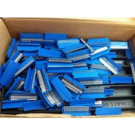 FCI 65801-016LF 609-2172 CLINCHER Receptacle 16 POS connector