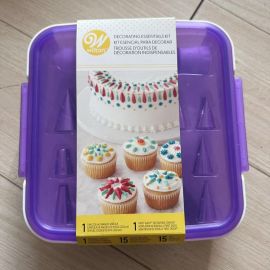 Wilton essential tool kit for baking cake decoration