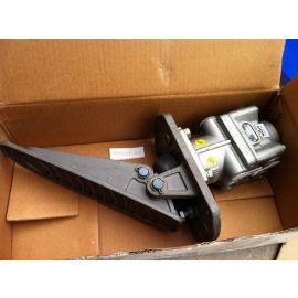 Wabco M600681 1A240212 FOOT BRAKE VALVE