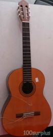 YAMAHA C40 guitar