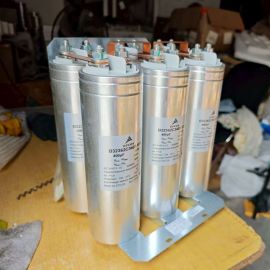 Schneider Electric AC CAPACITOR KIT INPUT 2 - SPARE PART APC 34020437SE （EPCOS B32362C3407J030 400uF 330V）