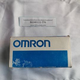 Omron E5CS-QKJ Temperature Controller