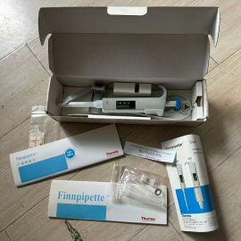 Thermo Scientific Adjustable Pipette ZX4709