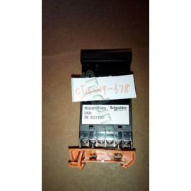 SCHNEIDER REG48PUN1RHU TEMP CTRL, 48X48, UNIV, 1 EMR, 2 ALRM, MODBUS