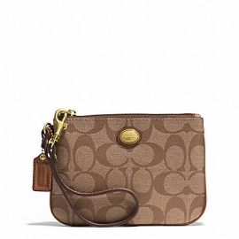 PEYTON SIGNATURE SMALL WRISTLET (COACH F50142)