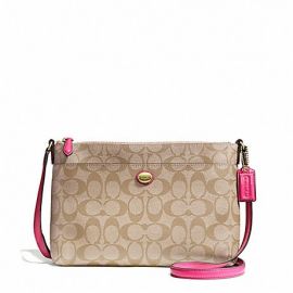 PEYTON EAST/WEST SWINGPACK IN SIGNATURE FABRIC (COACH F51065)