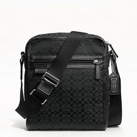 SIGNATURE JACQUARD FLIGHT BAG (COACH F70698)
