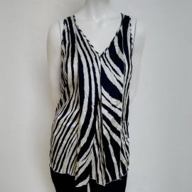 42IT/165cm Les Copains Women‘s Zebra print Sleeveless A-line Top Black/White Silk V-Shirt by BVM