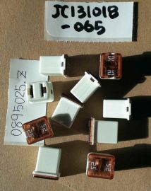 Littelfuse 0895025.Z 25A Square Car Fuse 