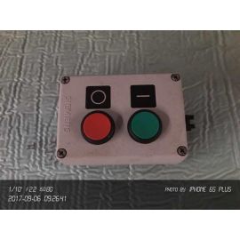 SIEMENS 3SF5812-0DA00 red button and green button control panel