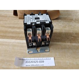 SQUARE-D 8910DPA43V02 3-pole definite purpose contactor 