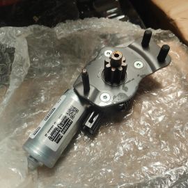 AYM 4305545 MEM REV01-190925 1 0241 E Seat motor