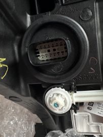 GM 84309957 LH Front Headlight Assembly