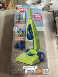 American Plastic Toys Vacuum Cleaner New