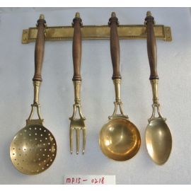 dishware set of 4pcs with hanger (Brass with wooden handle)
