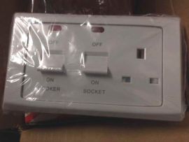 MK S5061 WHI White 45A DP Cooker Control Switch with Neons & Plug Socket