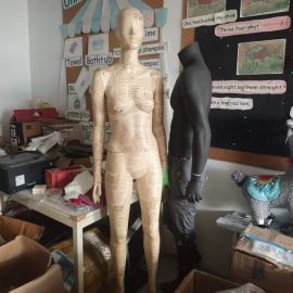 atrezzo Barcelona MANNEQUINS 113957-01 Female Paper Matt Featurehead H&M Order €545 USED