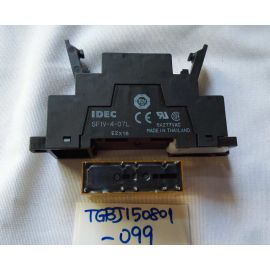 IDEC RF1V-3A1BL-D24 Relay & SF1V-4-07L Socket