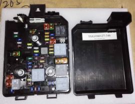 GM 95263750 A6P Fuse and Relay box New