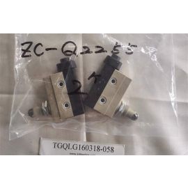 OMRON ENCLOSED LIMIT SWITCH ZC-Q2255 IN-LINE ROLLER PLUNGER  