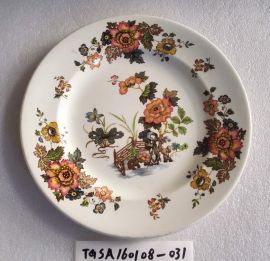 Wedgwood Eastern Flowers TKD 426 9-1/4" Luncheon Plate
