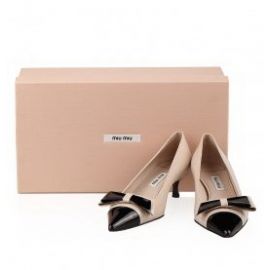 EU37.5 Pumps miu miu PRADA 5I8934 VERNICE Bicolor nude patent leather kitten heel pump